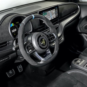  Fiat New Abarth 500e 2022 interior2