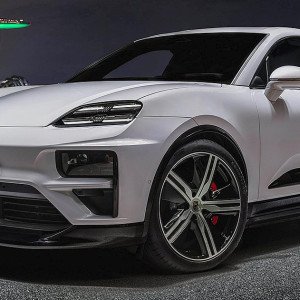  Porsche Macan Turbo Frontal