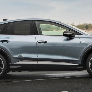  Audi Q4 Sportback E Tron 2023 جانبي 1