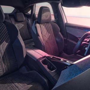  Peugeot E 3008 İç 2
