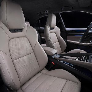  Porsche Macan Turbo Interior 3