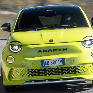  Fiat New Abarth 500e 2022 Front2