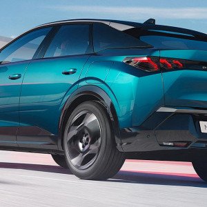  Peugeot E 3008 Arka 1