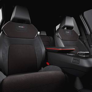  Nissan Ariya Nismo interior 2